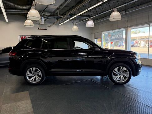 Used 2021 Volkswagen Atlas SE image 12