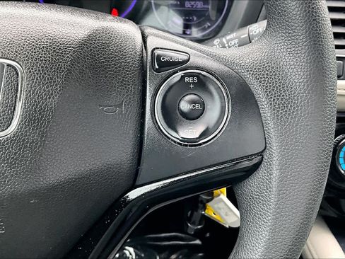 Used 2021 Honda HR-V LX image 39