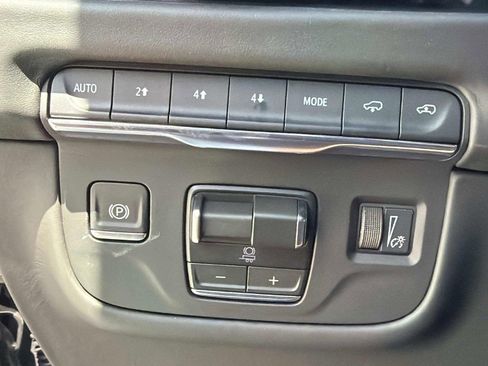 Used 2026 Cadillac Escalade ESV Platinum Sport w/ LPO, ONYX Package AWD/4WD image 60