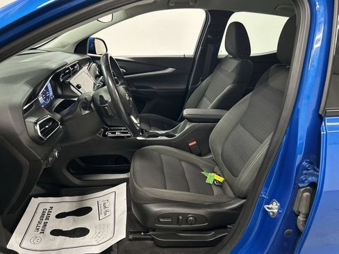 Used 2022 Chevrolet Bolt EUV LT w/ Comfort Package FWD image 9