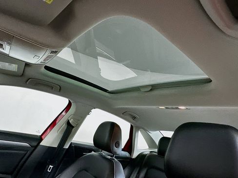 Used 2024 Volkswagen Jetta SE w/ Panoramic Sunroof Package FWD image 11