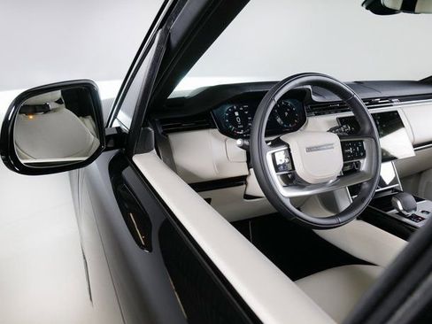 New 2026 Land Rover Range Rover SE image 21