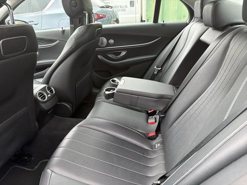 Used 2018 Mercedes-Benz E 300 4MATIC image 21