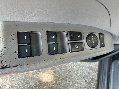 Used 2017 Hyundai Elantra SE FWD image 17