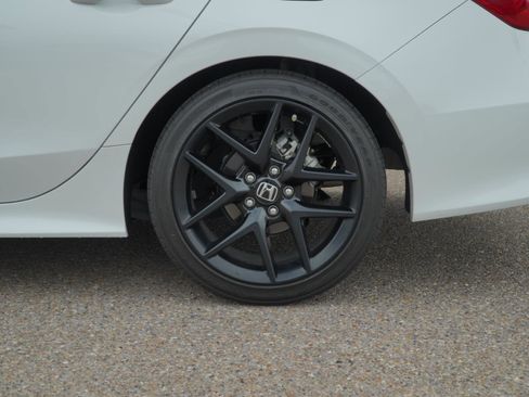Used 2024 Honda Civic Sport image 10
