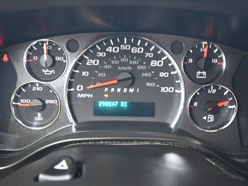 Used 2013 Chevrolet Express 3500 RWD image 14
