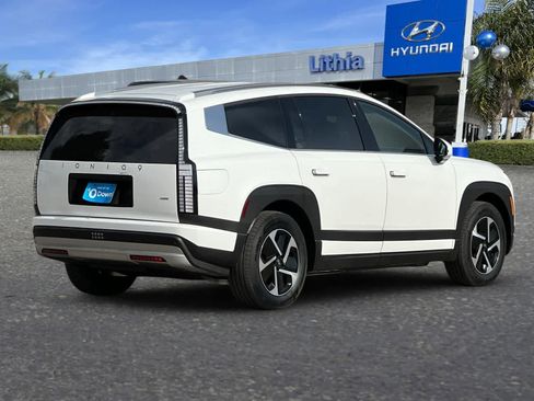 New 2026 Hyundai Ioniq 9 SE image 2