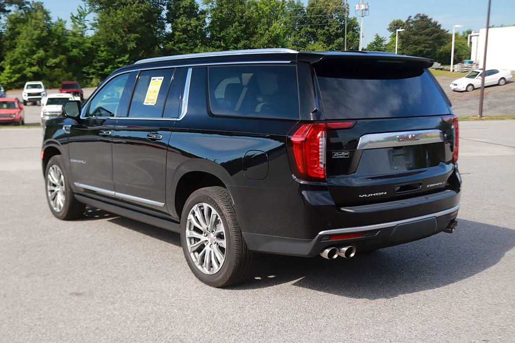 Used 2021 GMC Yukon XL Denali w/ Denali Premium Package AWD/4WD image 5