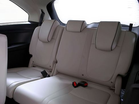 New 2026 Honda Odyssey Touring image 17