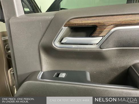 Used 2023 GMC Sierra 1500 Elevation w/ Elevation Premium Package AWD/4WD image 24