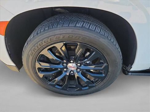 Used 2021 GMC Yukon XL Denali w/ Denali Premium Package image 9