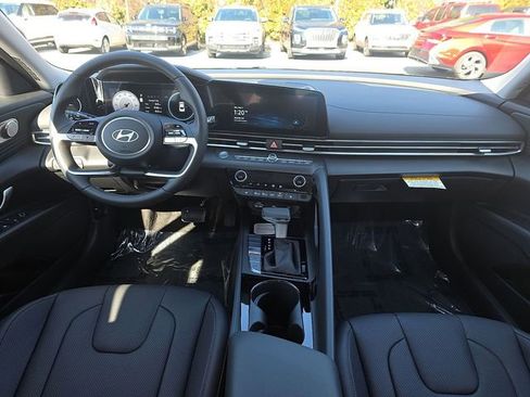 New 2026 Hyundai Elantra Limited FWD image 18