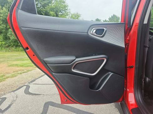 Certified 2022 Kia Soul LX FWD image 19