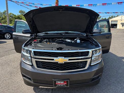 Used 2016 Chevrolet Suburban LT w/ Luxury Package AWD/4WD image 9