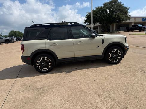 Used 2024 Ford Bronco Sport Outer Banks w/ Tech Package AWD/4WD image 8