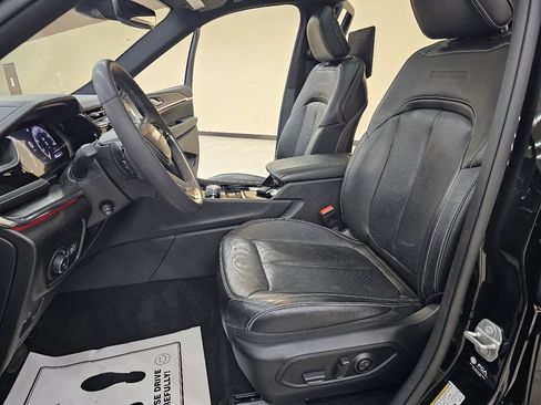 Used 2023 Jeep Grand Cherokee L Overland w/ Rear Seat Video Group I AWD/4WD image 18