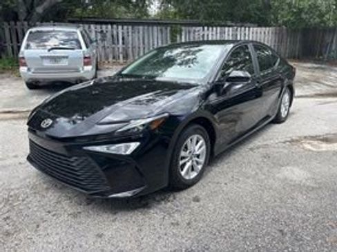 Used 2025 Toyota Camry LE FWD image 1