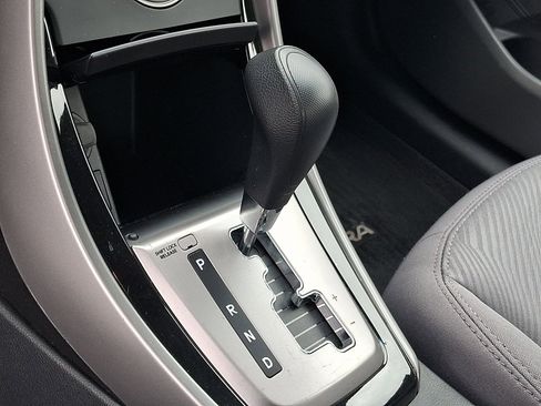 Used 2013 Hyundai Elantra GLS w/ Preferred Pkg FWD image 15