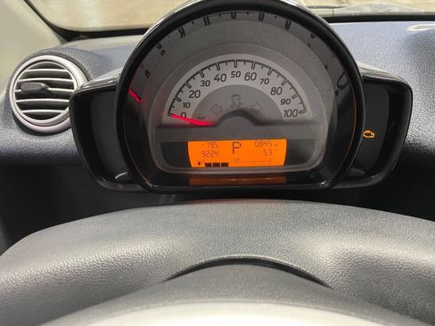 Used 2011 smart fortwo passion image 9