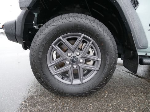 Used 2024 Jeep Wrangler Sport S image 13