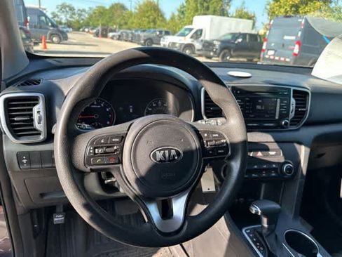 Used 2019 Kia Sportage LX AWD/4WD image 3