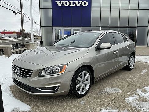 Used 2016 Volvo S60 T5 Premier w/ Convenience Package image 3