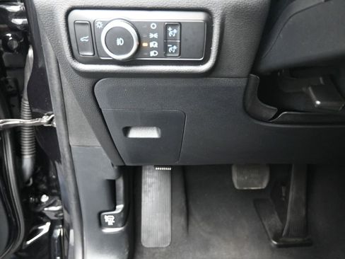 Used 2023 Ford Explorer XLT w/ Equipment Group 202A RWD image 16