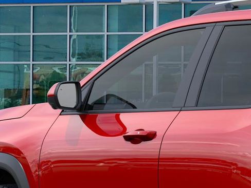 New 2026 Chevrolet Equinox LT w/ Safety and Technology Package FWD image 12