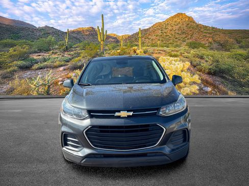 Used 2019 Chevrolet Trax LS FWD image 6