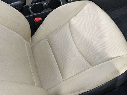 Used 2013 Hyundai Elantra GLS w/ Preferred Pkg image 12