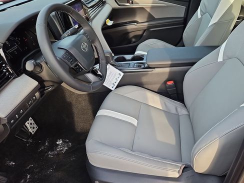 New 2026 Toyota Camry SE image 19