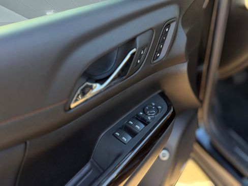 Used 2023 GMC Acadia AT4 w/ Technology Package image 10