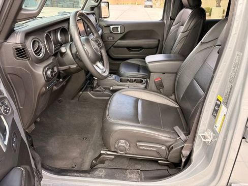 Used 2023 Jeep Wrangler Unlimited Sahara AWD/4WD image 8