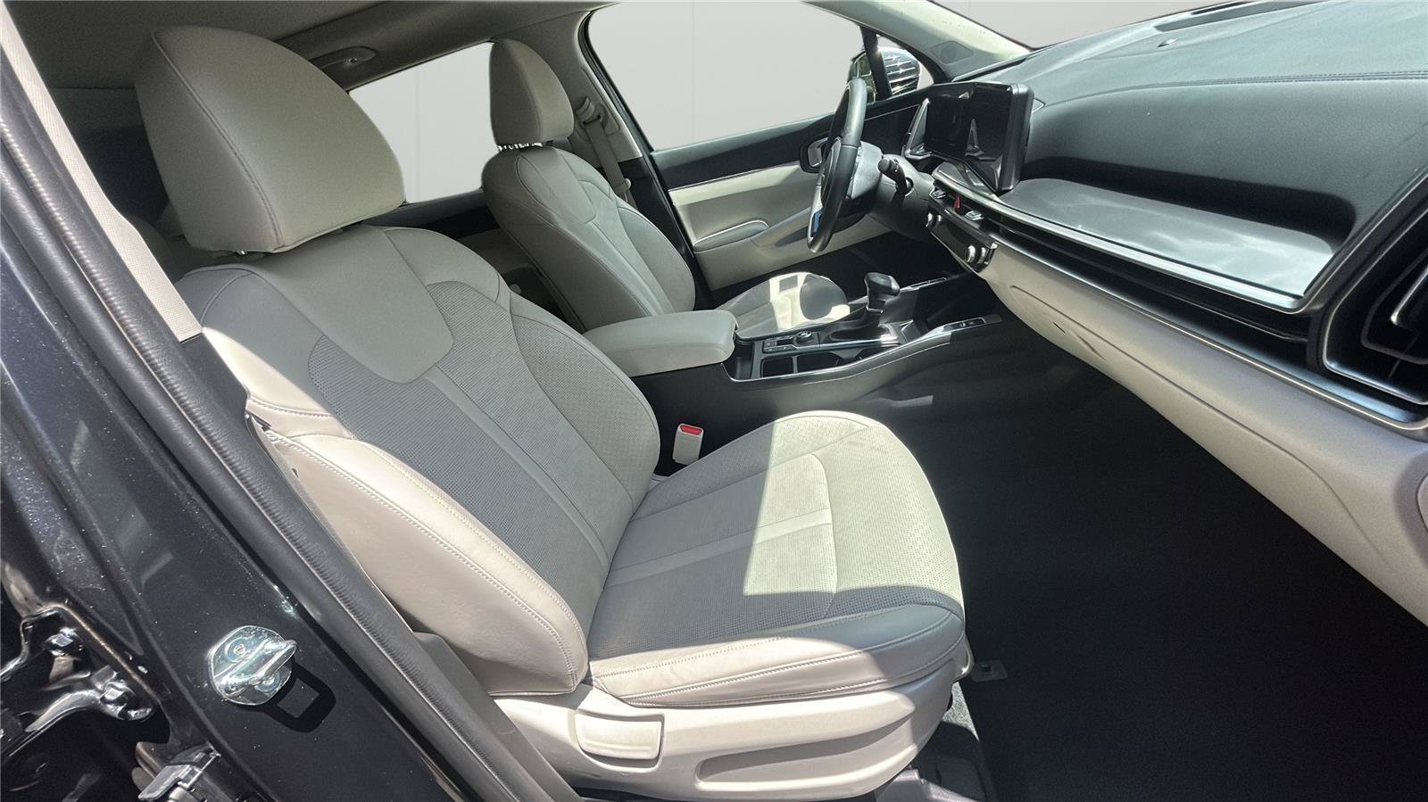 Used 2024 Kia Sorento S w/ Panoramic Sunroof Package FWD image 14