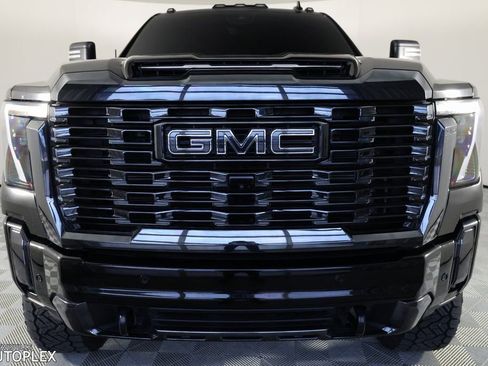 Used 2024 GMC Sierra 2500 Denali Ultimate image 2
