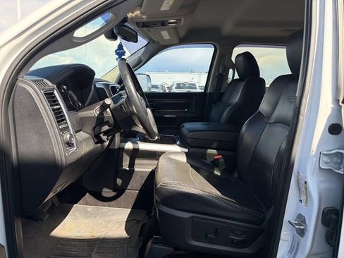 Used 2016 RAM 2500 Laramie w/ Convenience Group AWD/4WD image 2