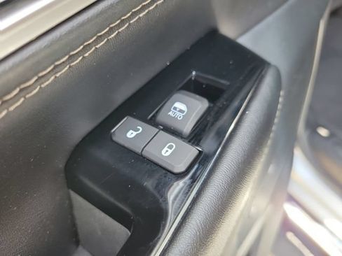 Used 2024 Jeep Wagoneer L Series II w/ Flexible Seating Group AWD/4WD image 20