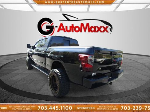 Used 2017 Nissan Titan SV image 7