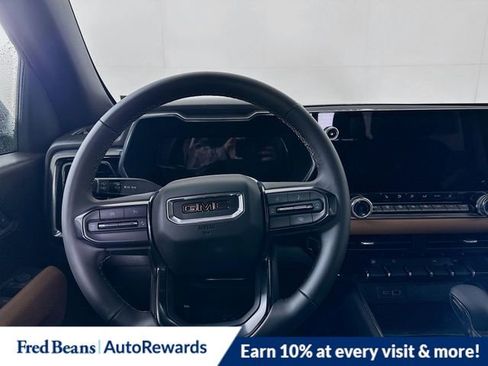 New 2025 GMC Canyon AT4 image 17