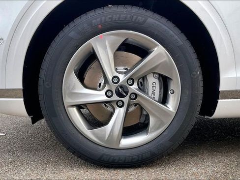 New 2026 Genesis GV70 2.5T Advanced image 11