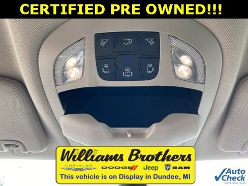 Certified 2024 Chrysler Pacifica Touring-L image 18