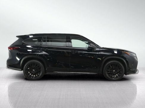 Used 2025 Toyota Highlander XSE AWD/4WD image 6