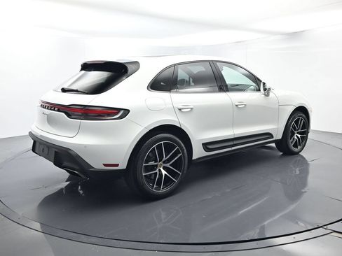 Certified 2025 Porsche Macan AWD/4WD image 15