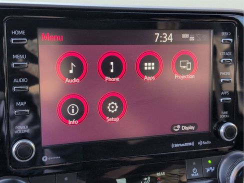 Used 2020 Toyota Highlander LE image 16