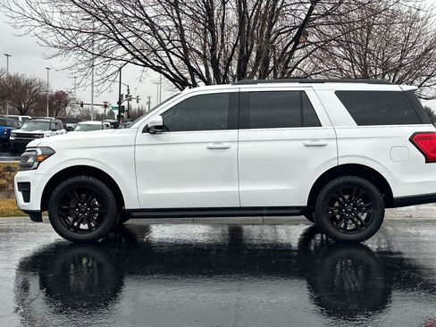 Certified 2024 Ford Expedition XLT image 5