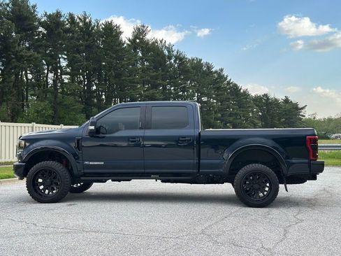 Used 2022 Ford F250 Lariat w/ Tremor Off-Road Package AWD/4WD image 4