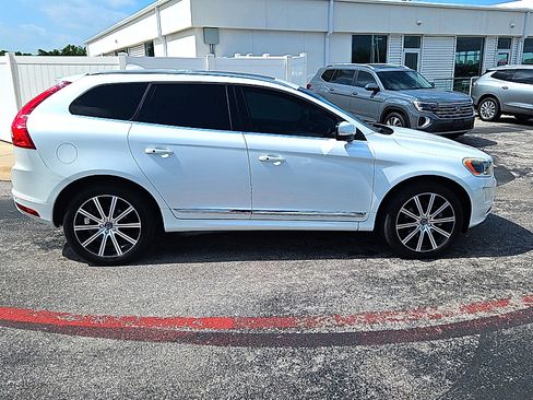 Used 2015 Volvo XC60 T5 Platinum w/ Climate Package FWD image 4