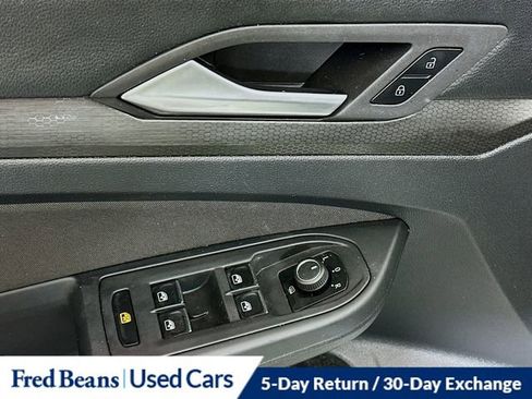 Used 2022 Volkswagen GTI SE image 19