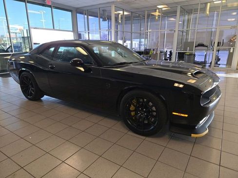 Used 2023 Dodge Challenger SRT Hellcat w/ Driver Convenience Group image 2