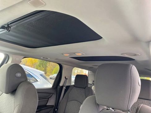 Used 2016 GMC Acadia SLE image 15